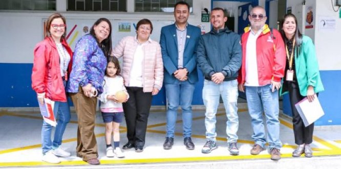 Colegios públicos de Chapinero reciben dotación por parte de la Alcaldía Local 