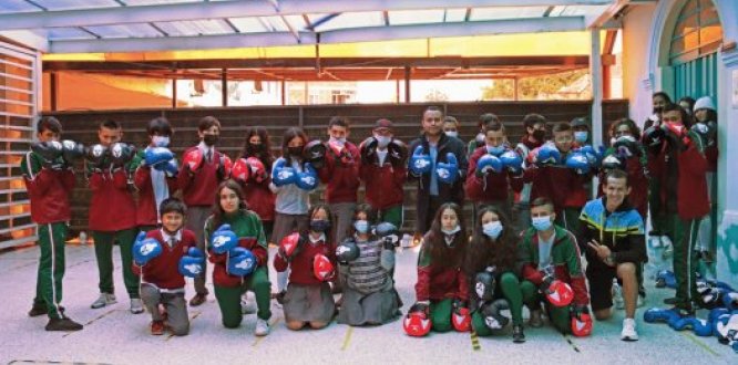 Con yoga y kickboxing, se busca prevenir riñas y diversos conflictos en los colegios