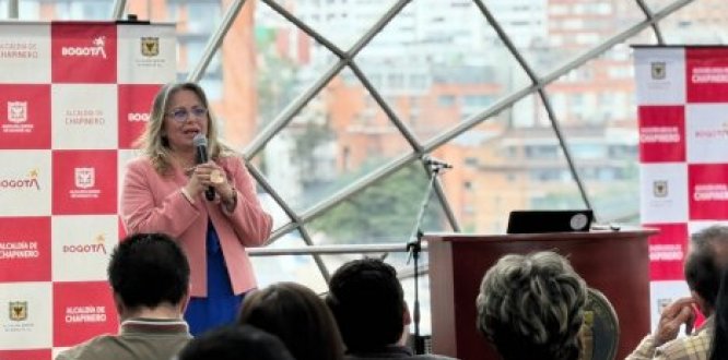 Foto Alcaldesa de Chapinero Alexandra Mejía Guzmán en evento Gratitud Foto Alcaldesa de Chapinero Alexandra Mejía Guzmán en evento Gratitud