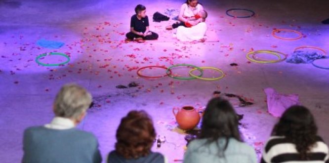 Foto de obra de teatro en el Centro Felicidad Chapinero