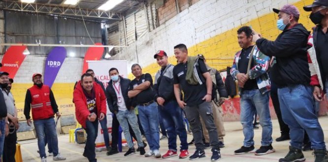 Torneo de tejo y bolirana en Chapinero