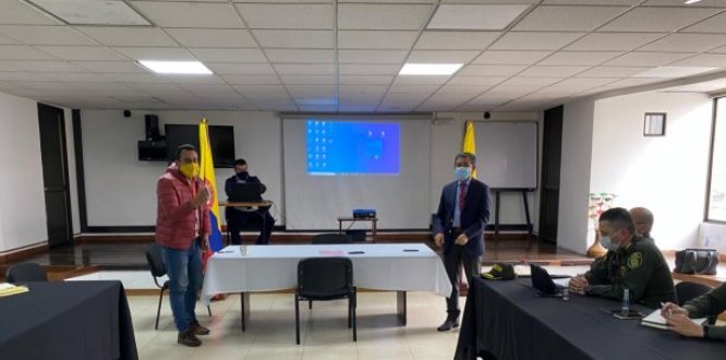 El alcalde Oscar Ramos y el secretario de seguridad, Hugo Acero Chapinero llevó a cabo consejo local de seguridad