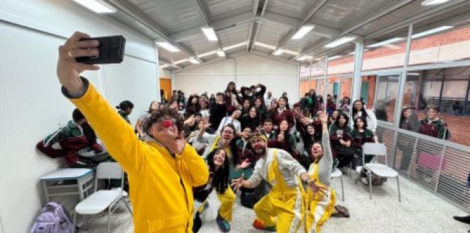 Foto de estudiantes del colegio Simon Rodriguez en jornada sobre sexualidad