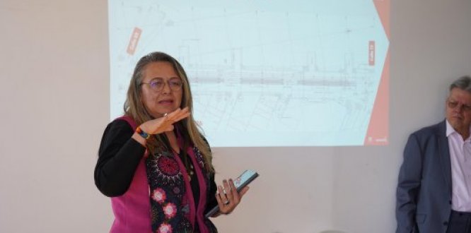 Foto de reunión de Alcaldía Local, Empresa Metro y comunidad
