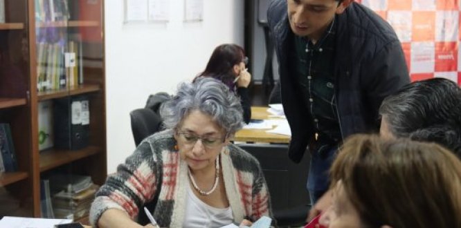 Fotos de personas hablando