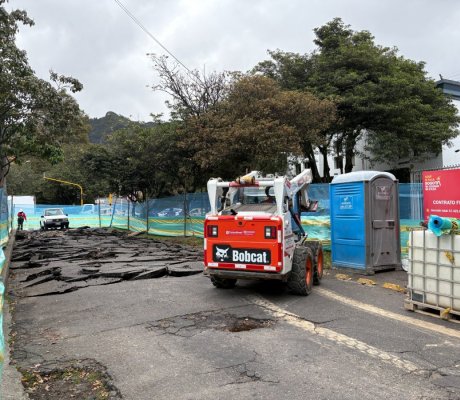 Foto de inicio de obra en la calle 70