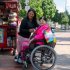 Foto de mujer en silla de ruedas