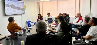 Foto de reunión de Alcaldía con representantes de la empresa China Harbour Engineering Company (CHEC)
